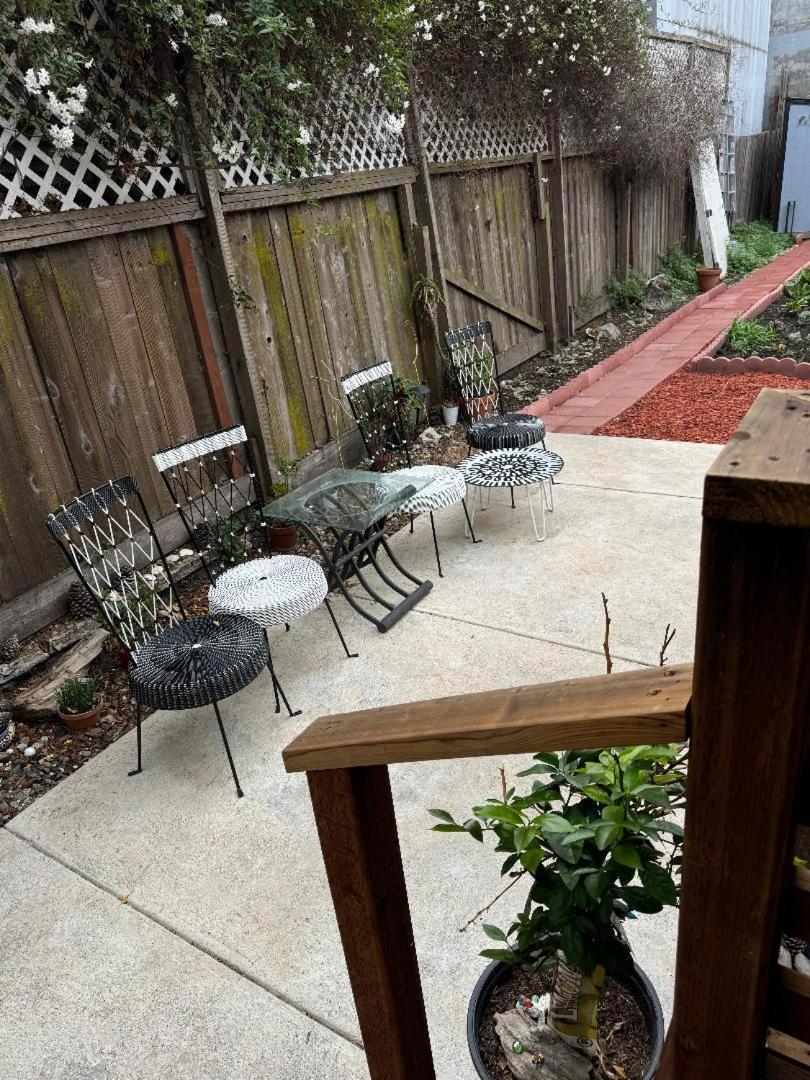 Bumblebee House Oakland Exterior foto